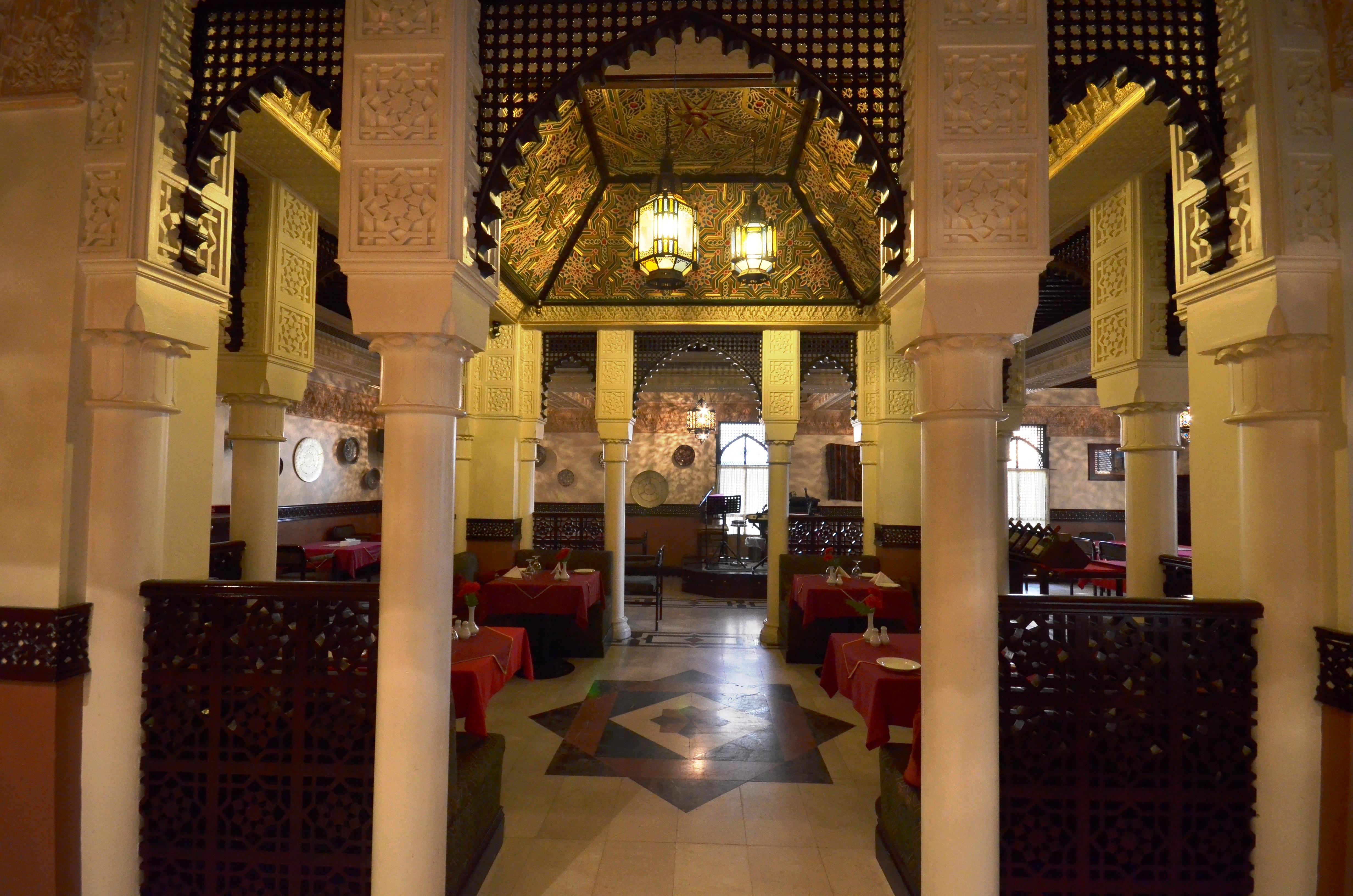 Delmon International Hotel Al-Manamah Bagian luar foto