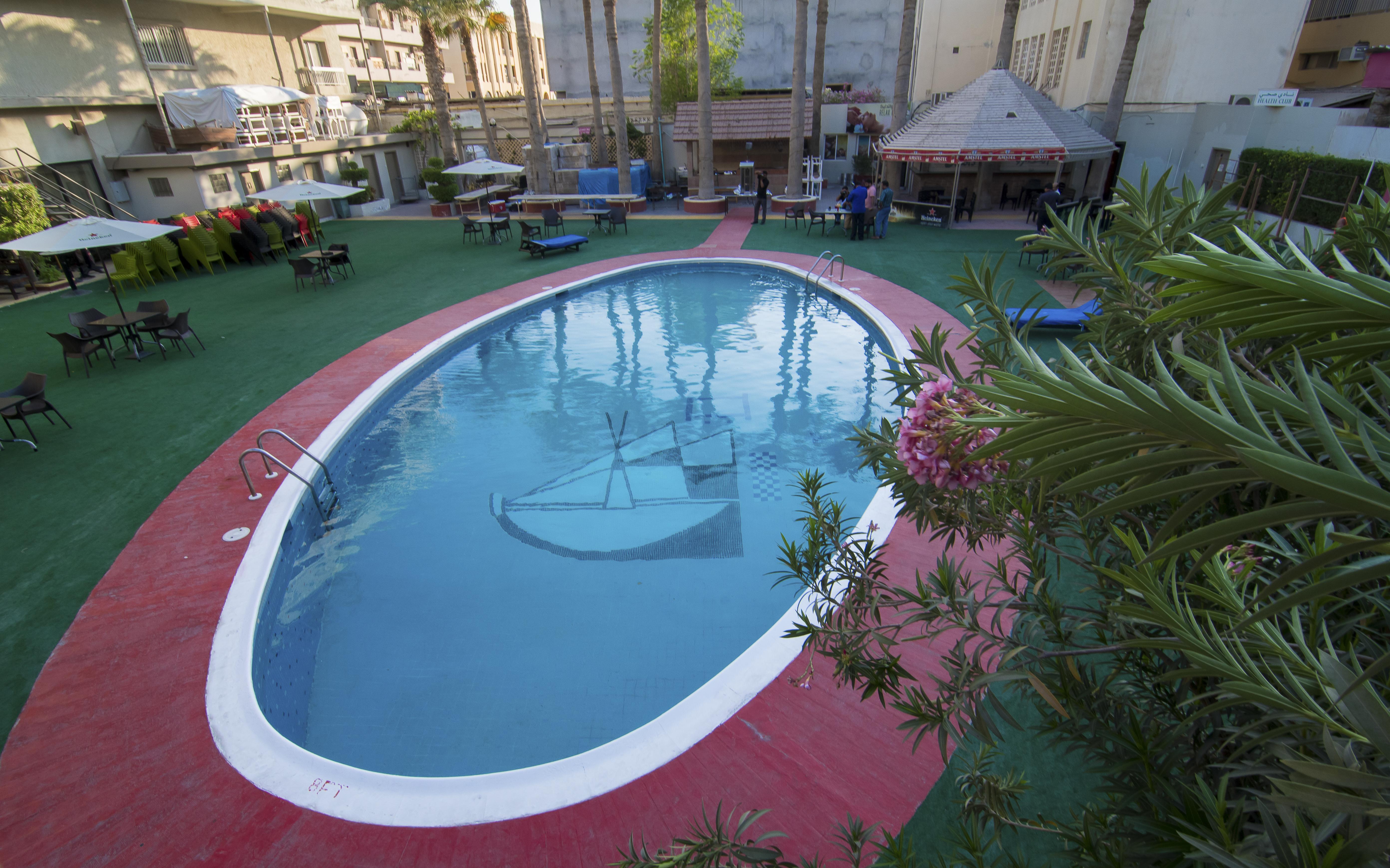 Delmon International Hotel Al-Manamah Bagian luar foto