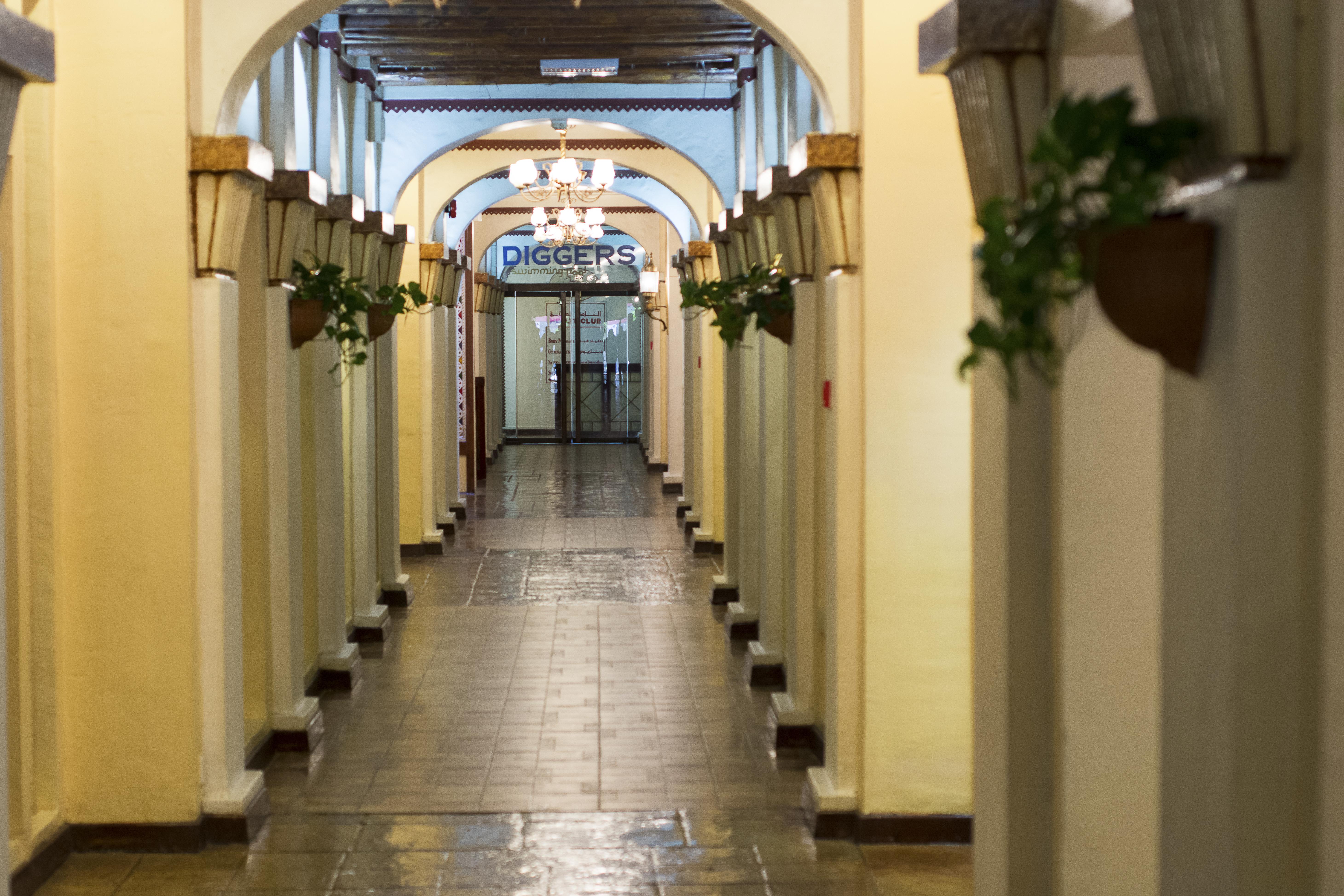 Delmon International Hotel Al-Manamah Bagian luar foto