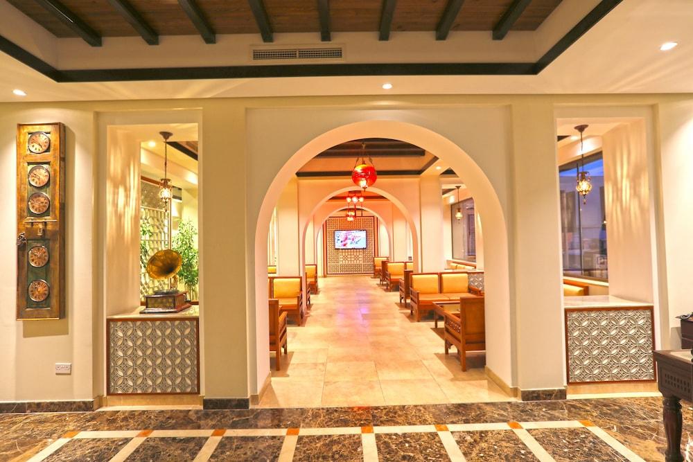 Delmon International Hotel Al-Manamah Bagian luar foto