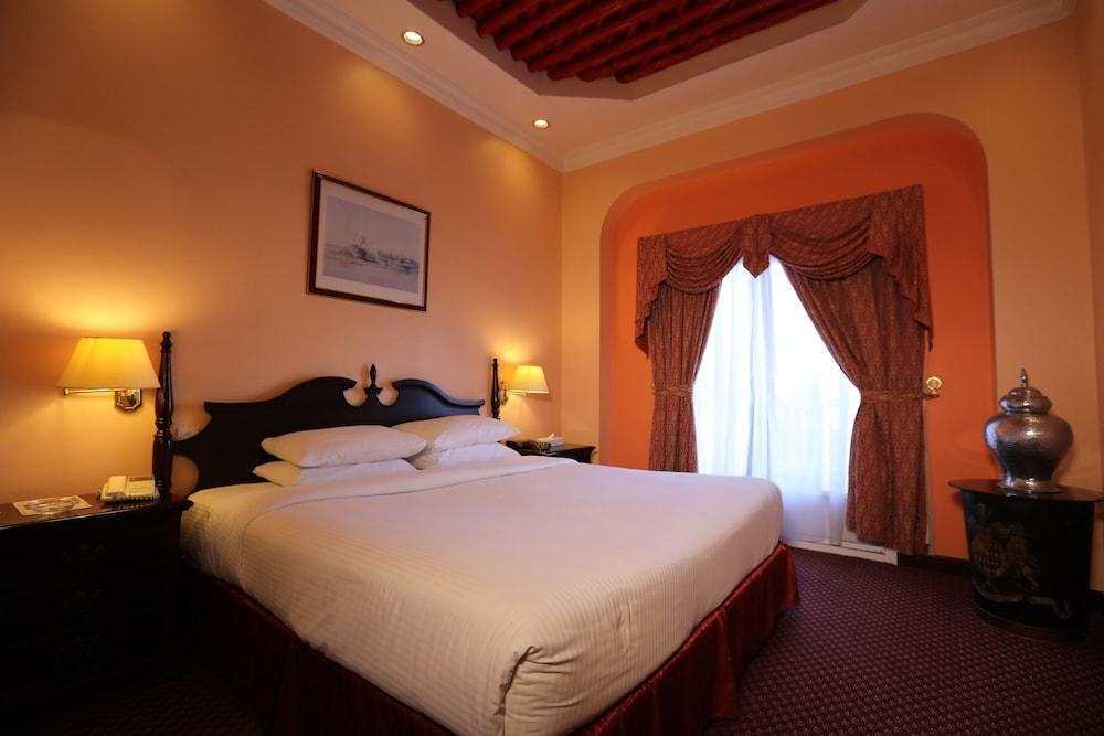 Delmon International Hotel Al-Manamah Bagian luar foto