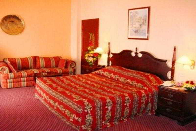 Delmon International Hotel Al-Manamah Ruang foto