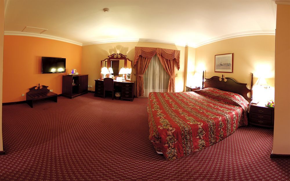 Delmon International Hotel Al-Manamah Bagian luar foto