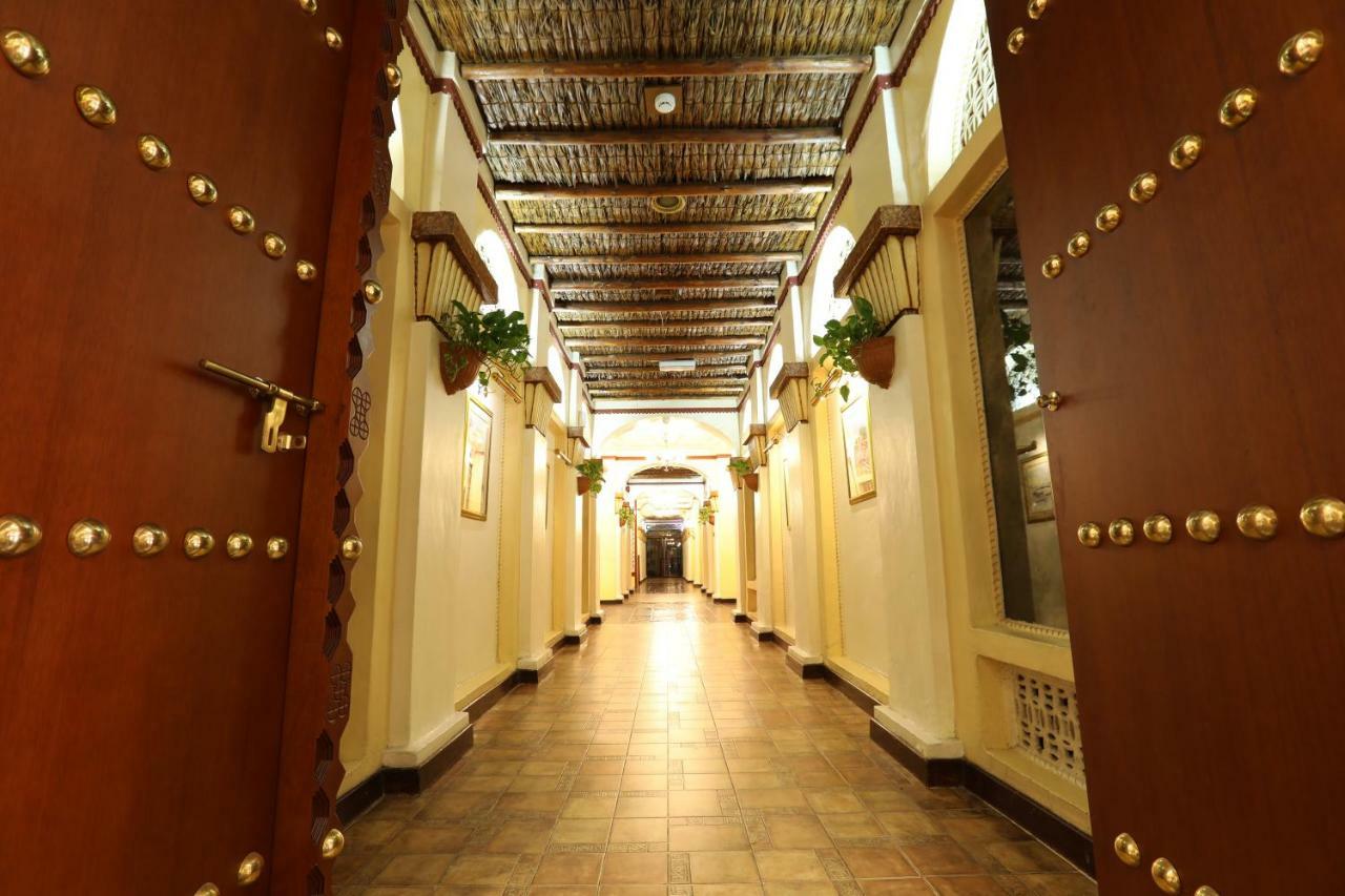 Delmon International Hotel Al-Manamah Bagian luar foto