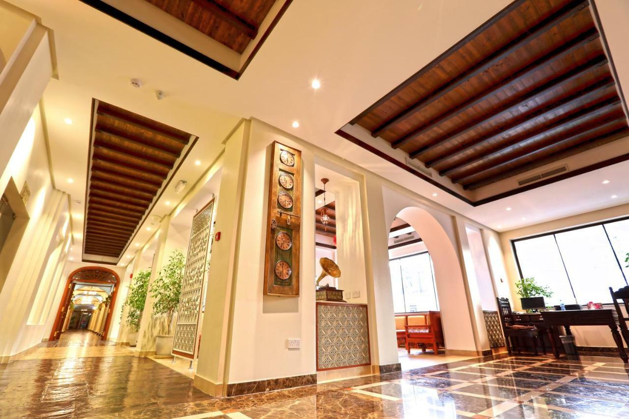 Delmon International Hotel Al-Manamah Bagian luar foto