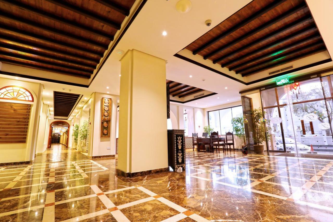 Delmon International Hotel Al-Manamah Bagian luar foto