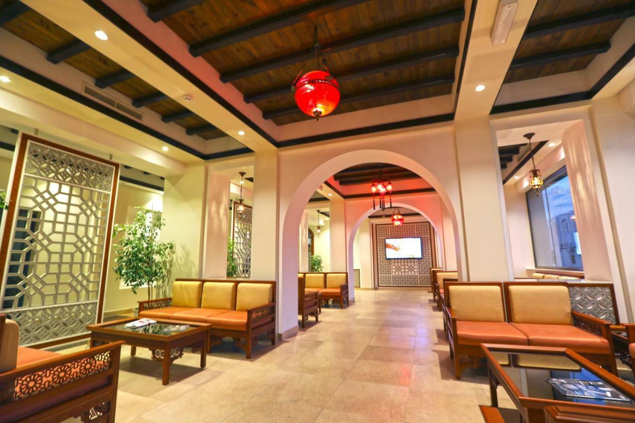 Delmon International Hotel Al-Manamah Bagian luar foto