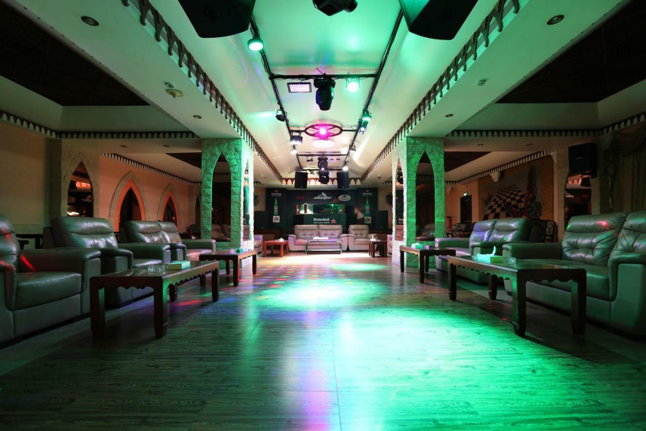Delmon International Hotel Al-Manamah Bagian luar foto